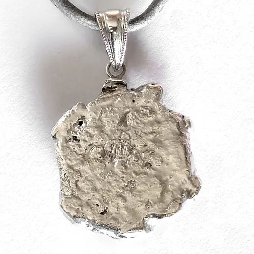 Eleganz in Silber: Silbernugget-Anhänger – Stilvoll, zeitlos, einzigartig.