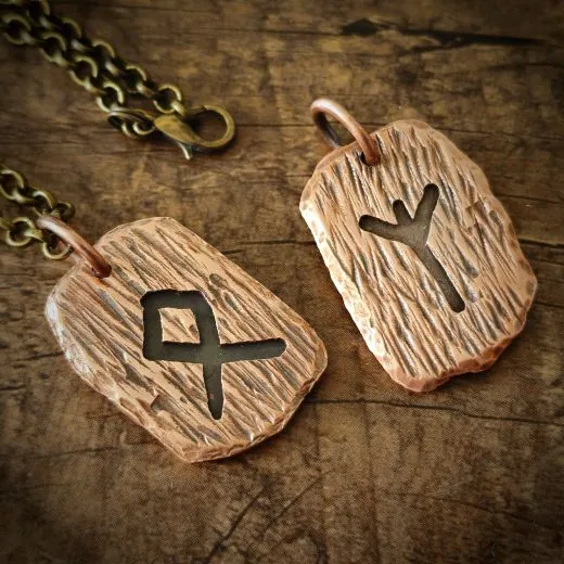 Handgeschmiedeter Kupferanhänger mit FUTHARK RUNE aus Feinkupfer inkl. Kette • Vintage