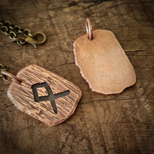 Handgeschmiedeter Kupferanhänger mit FUTHARK RUNE aus Feinkupfer inkl. Kette • Vintage
