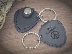 Schlüsselanhänger schwarz für Plektren mit Gravur