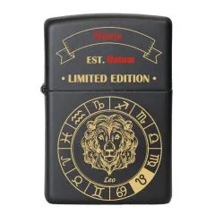 Geschenkidee für Astrologie-Fans: Personalisiertes Zippo Benzinfeuerzeug mit Sternzeichen Motiv.
