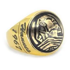 Der Münzring zeigt die Große Sphinx von Gizeh – ein Blickfang aus Ägyptens Geschichte.