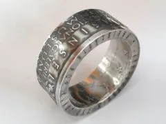 Handgefertigter Münzring aus einer originalen 10 Euro Silbermünze (925er) von 2002 mit Motiv „Museumsinsel Berlin“.