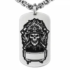Anhänger Dog Tag aus Edelstahl mit Tiefengravur, Motiv Feuerwehrmann mit Äxten, mit Wunschgravur