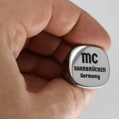 Siegelring aus Edelstahl XXL mit individueller Lasergravur 23 x 23 mm, inklusive Gravur - Oben