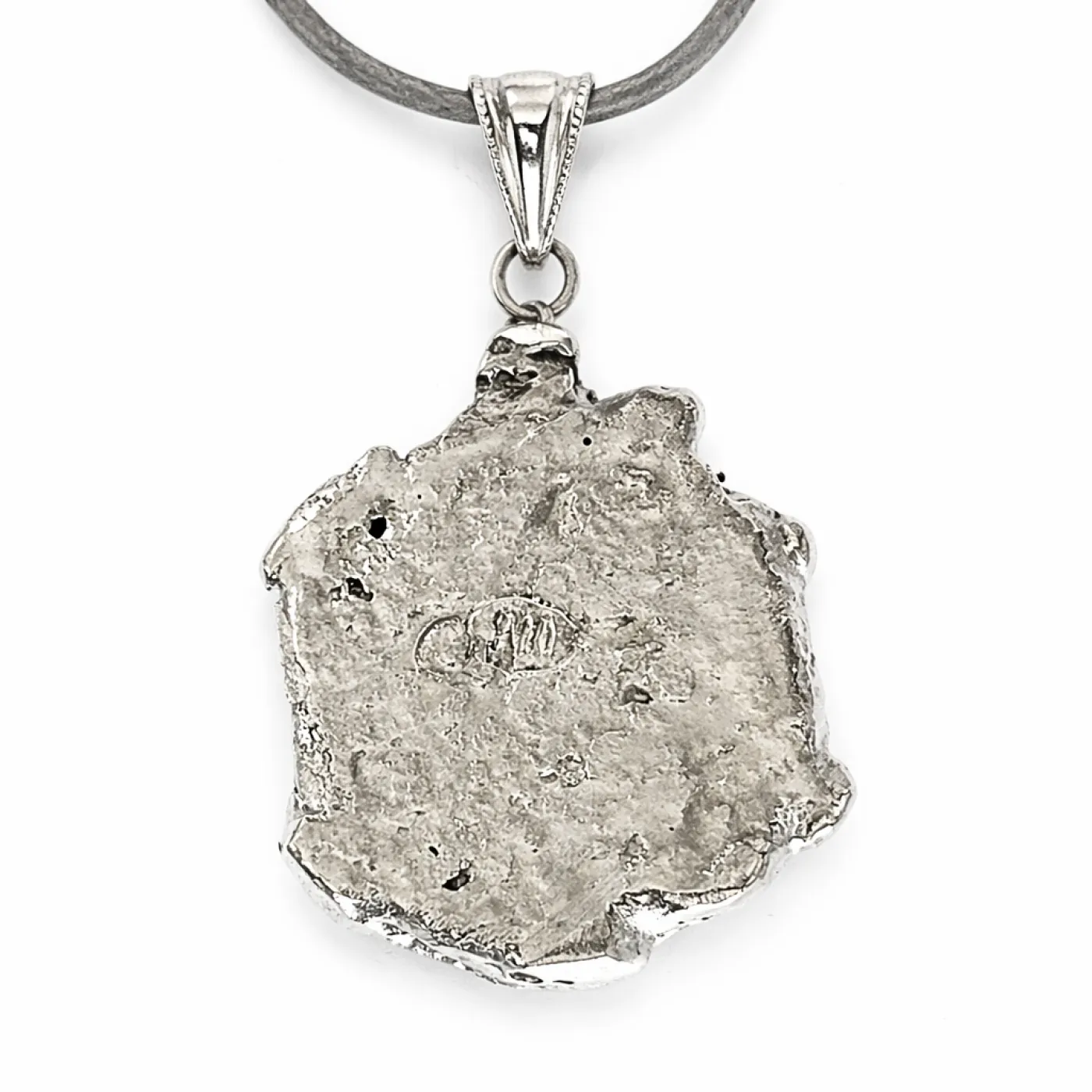 Eleganz in Silber: Silbernugget-Anhänger – Stilvoll, zeitlos, einzigartig.