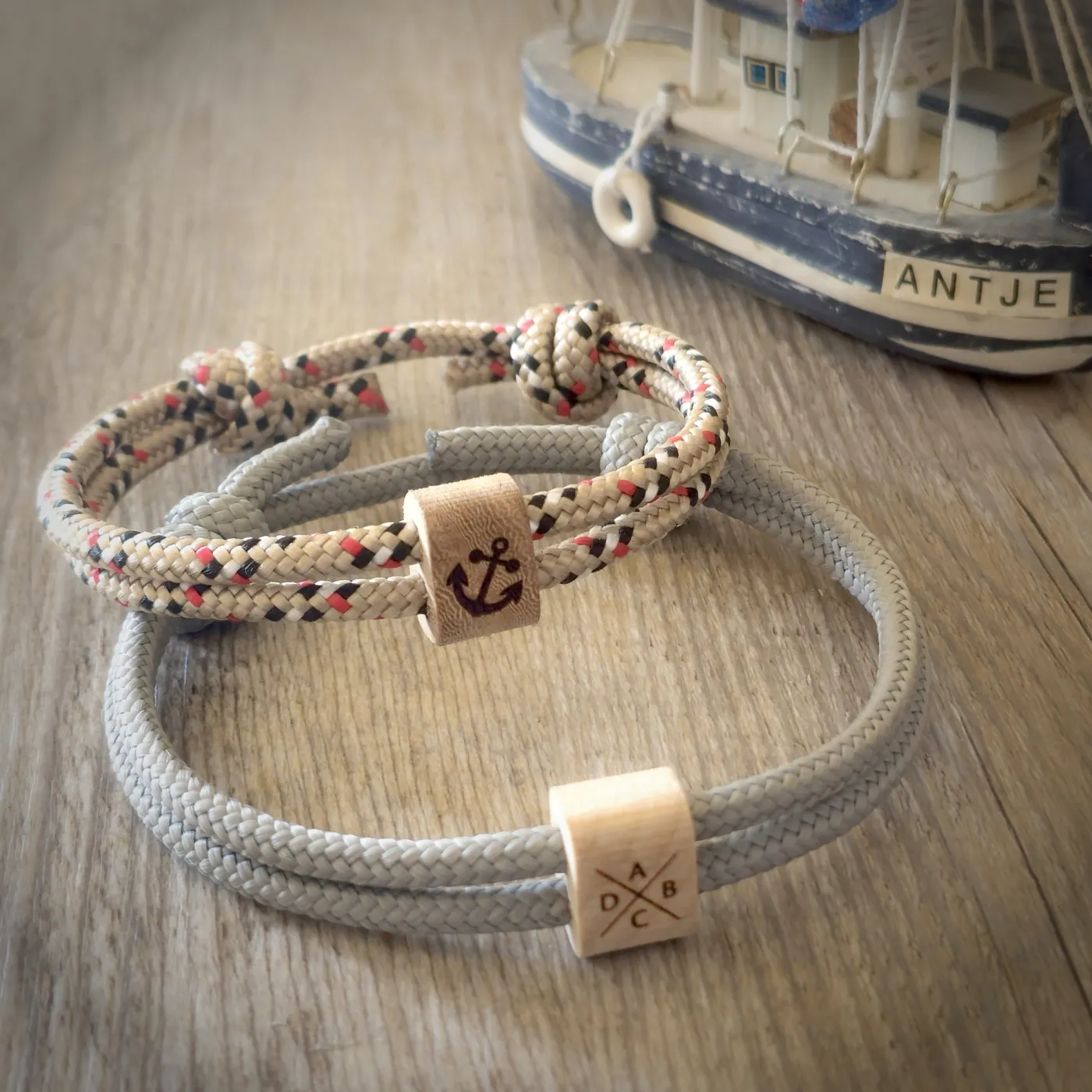 Segeltau-Armband 2 x Ø 4 mm mit Schiebeknoten und Holz Slider » Personalisierbar, Farbauswahl – Ansicht 2