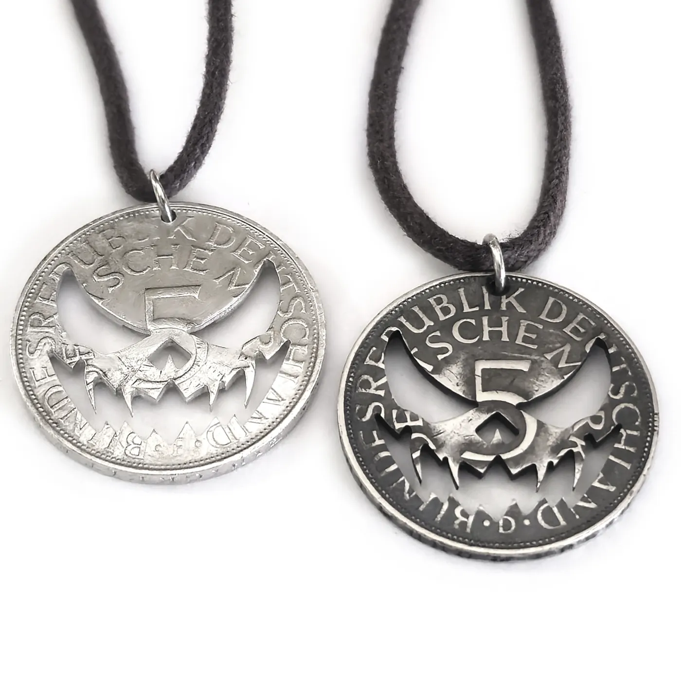Münzanhänger aus Silber 625er 5 DM Deutschland 1951 - 1974 • HALLOWEEN – Ansicht 1