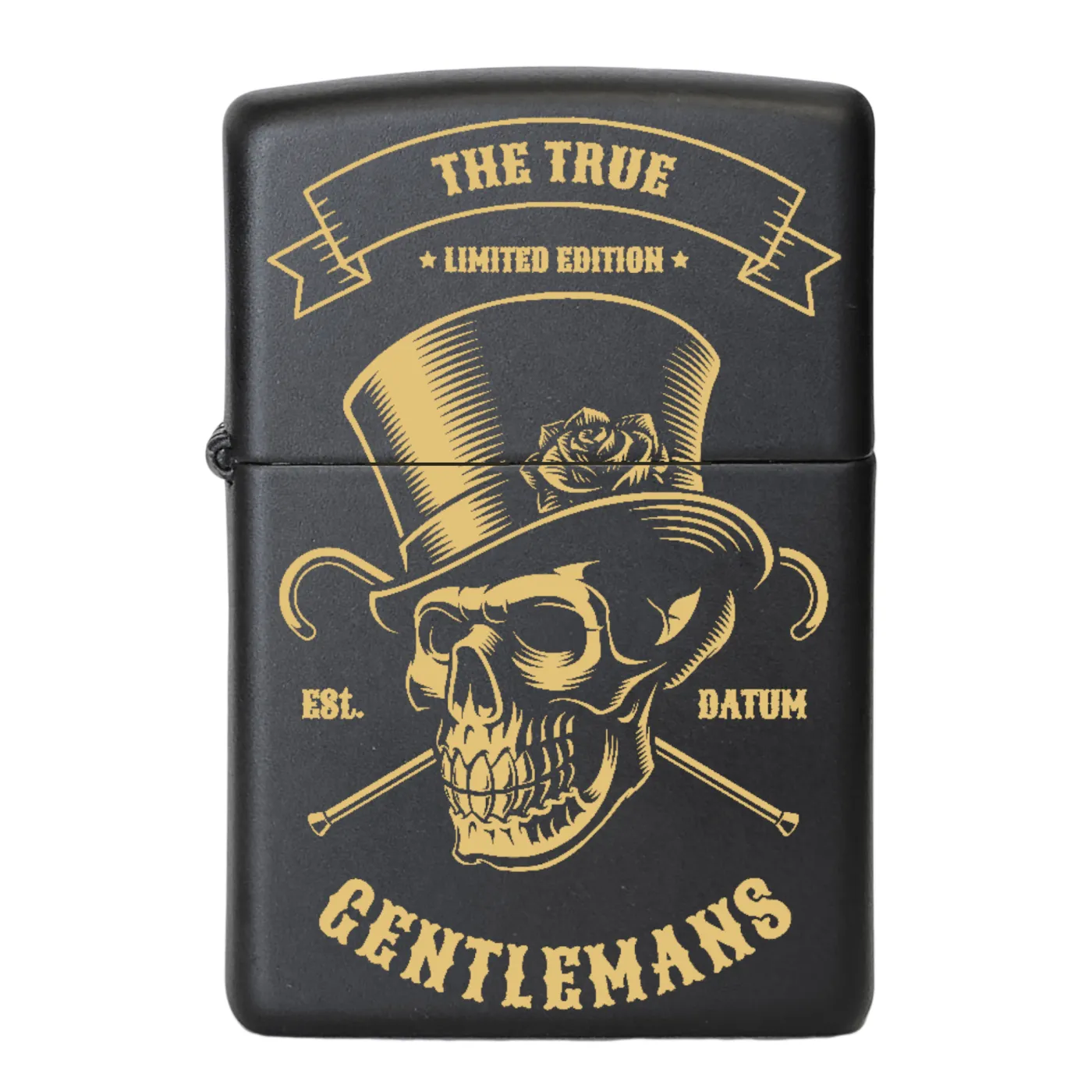 Mattschwarzes Benzinfeuerzeug mit präziser Totenkopf-Gravur „The True Gentlemans“ auf der Vorderseite. Vorderseite personalisierbar mit Wunschtext – stilvolles Geschenk für echte Gentlemen und Individualisten.
