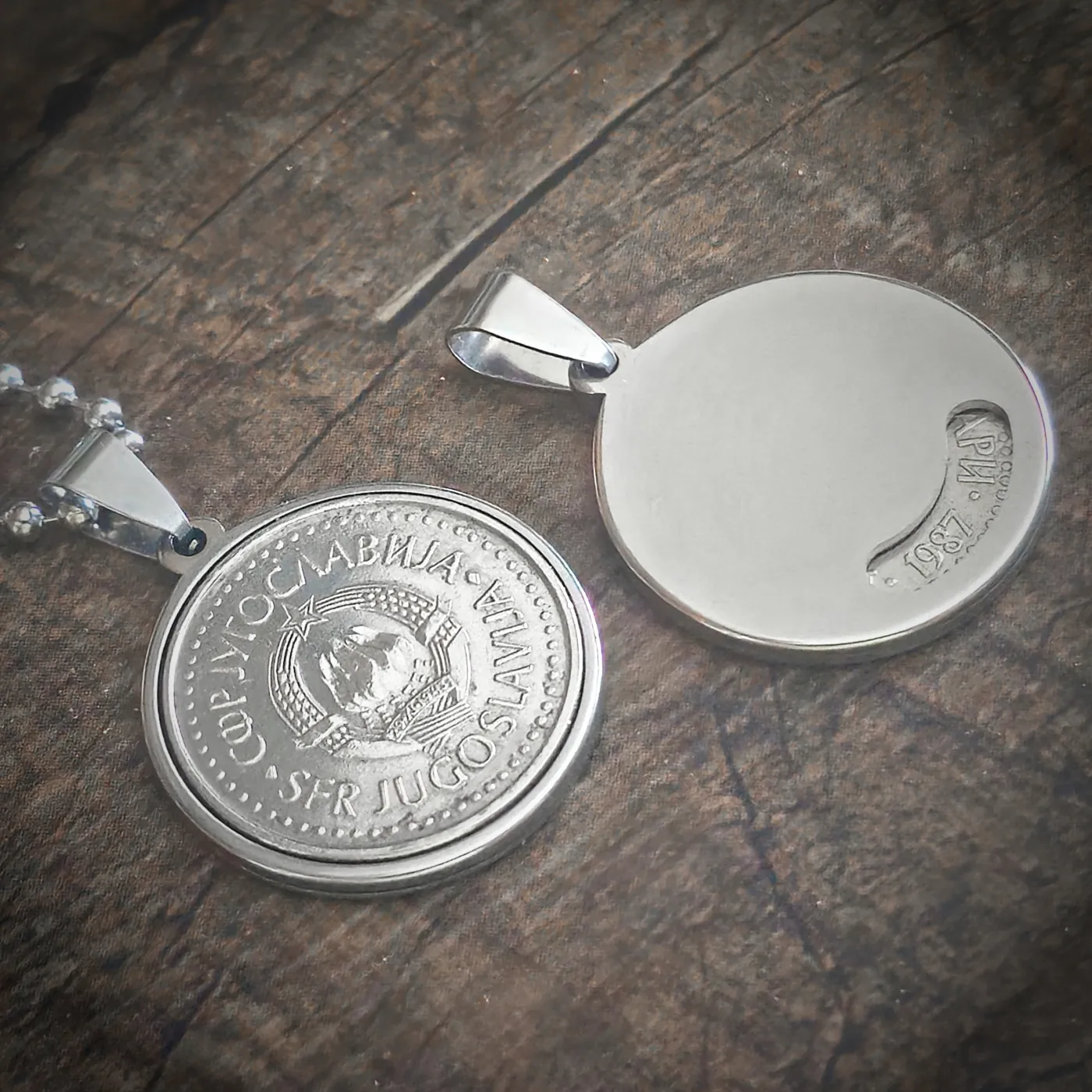 Münzanhänger Jugoslawien EMBLEM OF YUGOSLAVIA » 10 Dinar 1982 bis 1988 personalisierbar – Ansicht 1