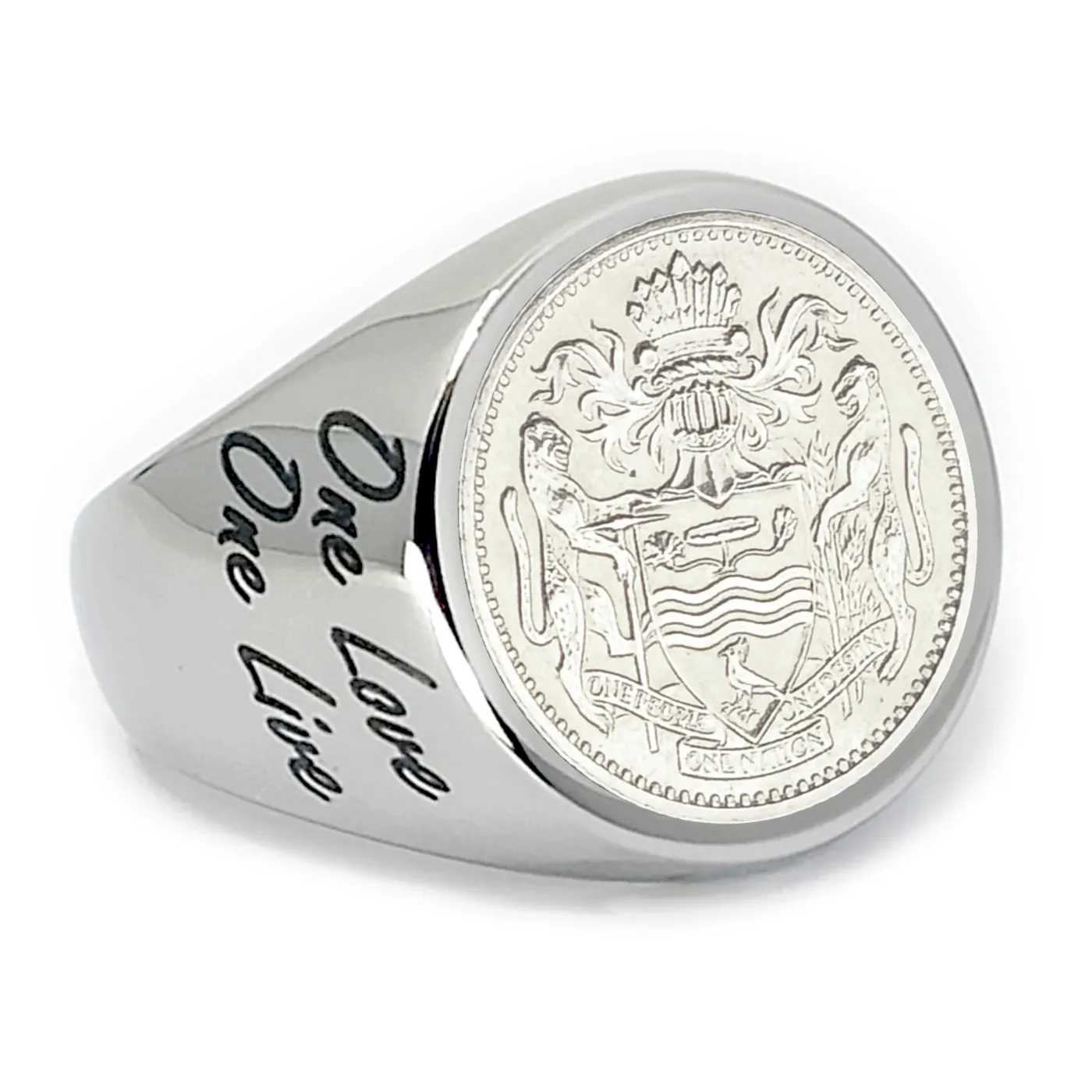 Auf Wunsch kann der Ring auf der Außenseite personalisiert werden – ideal als Geschenk.