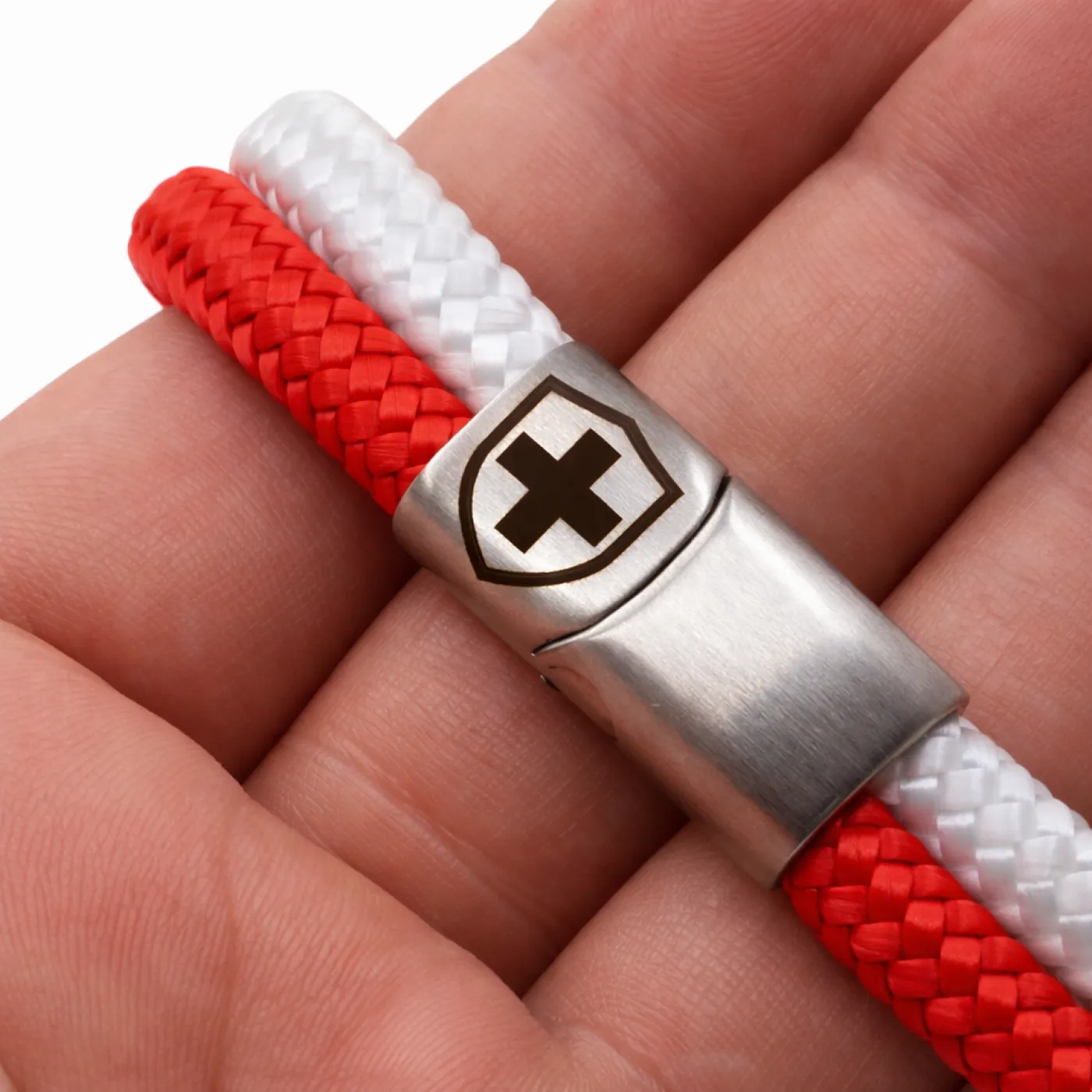 Segeltau-Armband SCHWEIZ Kreuz 2 x Ø 6 mm mit Edelstahl-Magnetverschluss » Personalisierbar – Ansicht 1